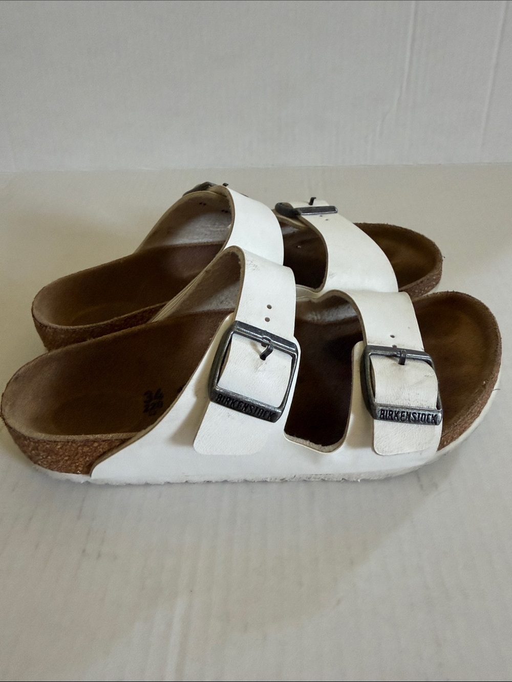 Birkenstocks Arizona White Sandals - Girls Size 34 - Picture 3 of 11
